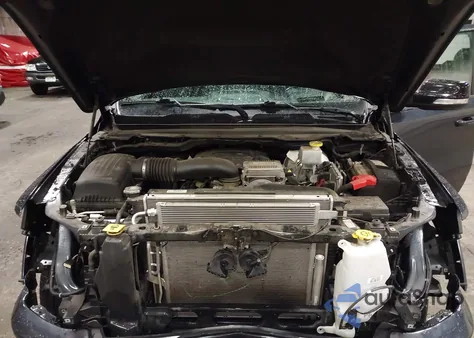 2021 Ram 1500 Limited 4X4 6'4 Box z USA, uszkodzony, nr VIN 1C6SRFPT4MN576546